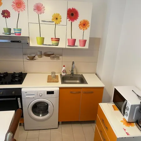 Summer Breeze Apartment *